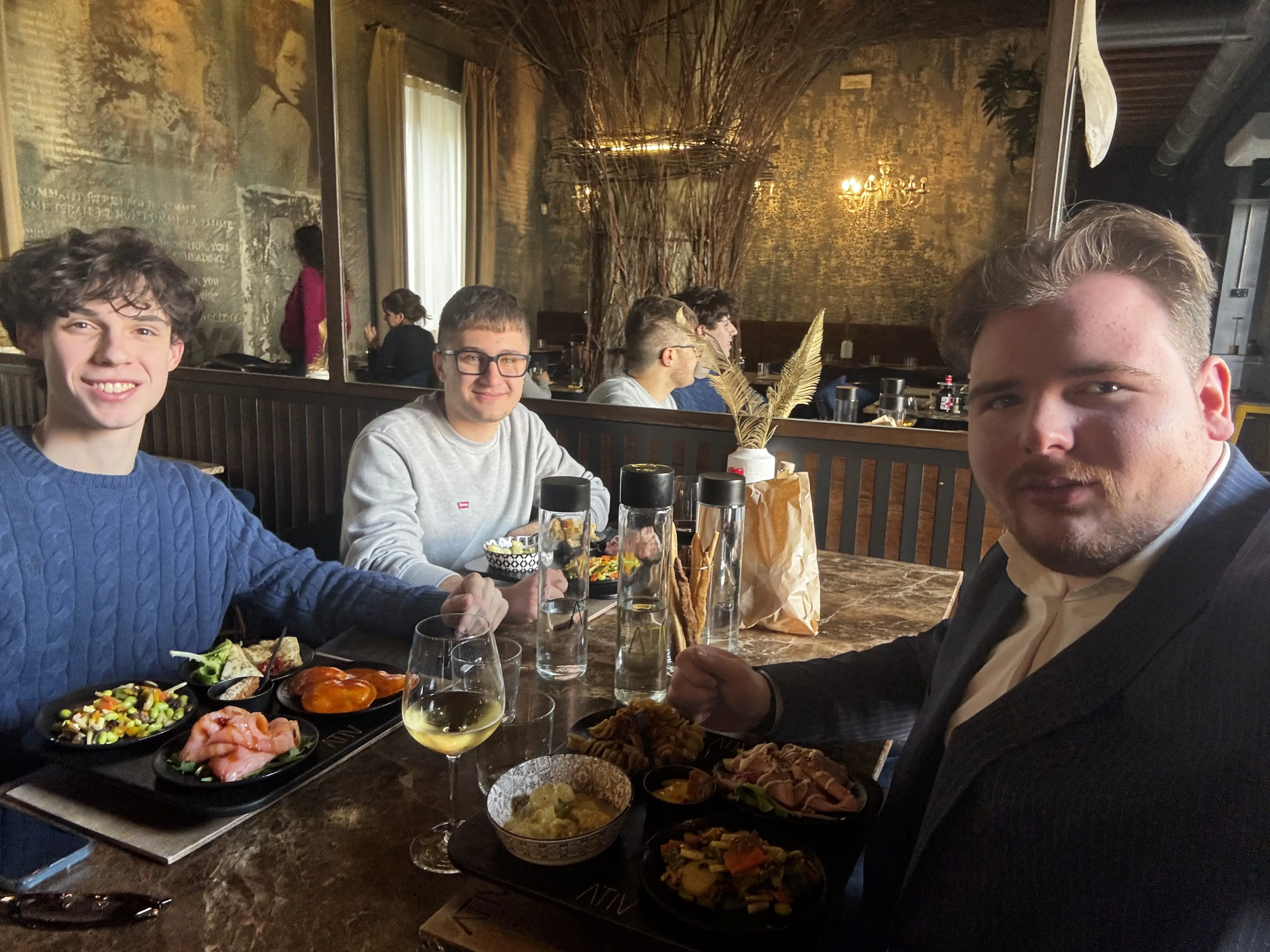 Il team di Not a Design Company in ufficio a Brescia